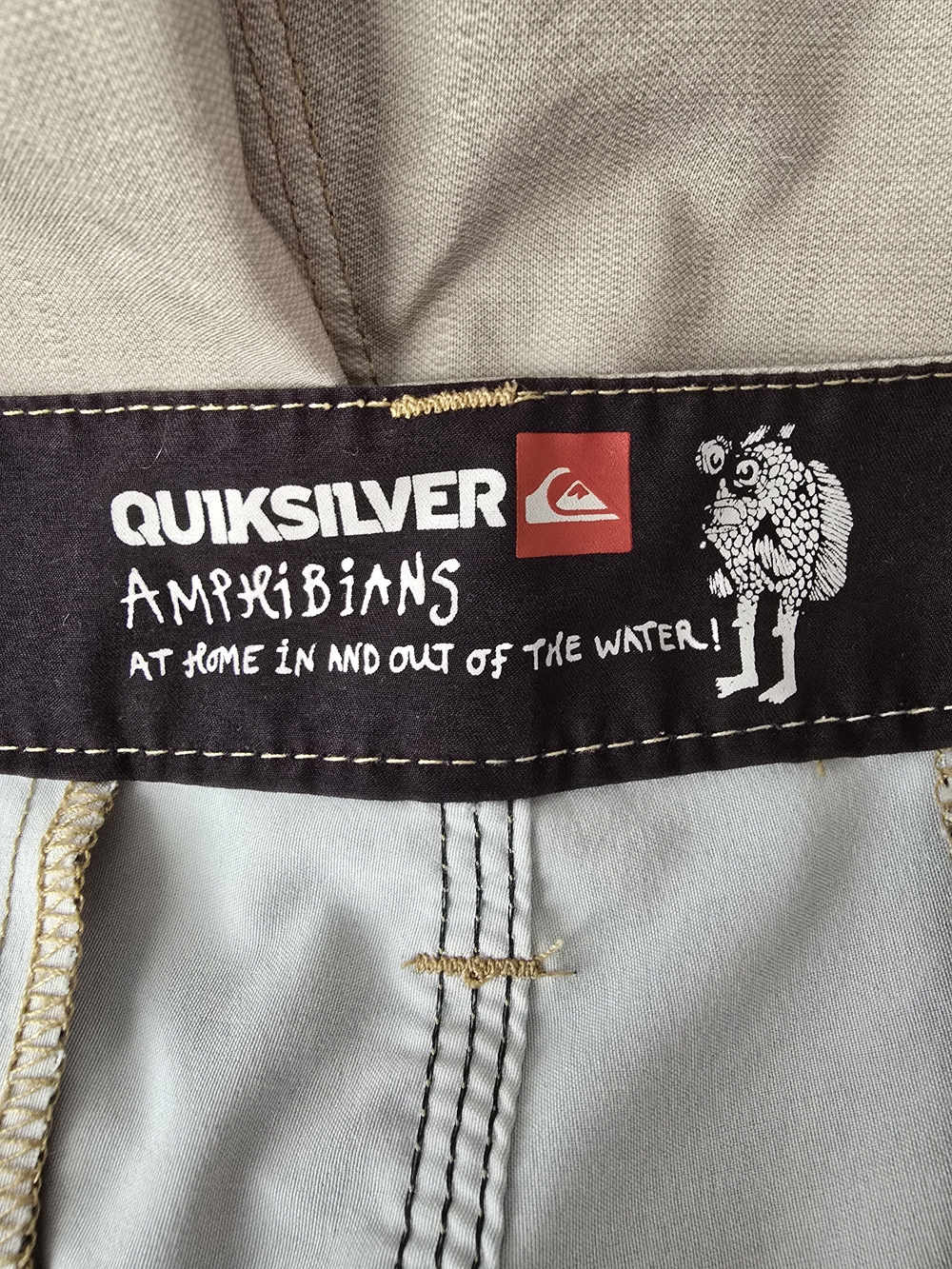 Quiksilver Amphibians Boardshorts 38 - Beige & Light Gray
